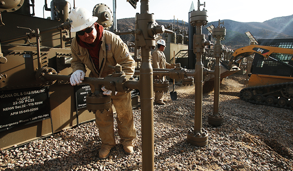 shale oil fracking drilling worker 500x293